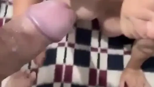 ATEŞLI EVLI KADıN ARKADAŞıYLA SEKS YAPARKEN KOCASı KAYDEDIYOR