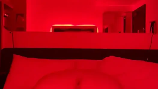 İri güzel kadın dildoya biniyor