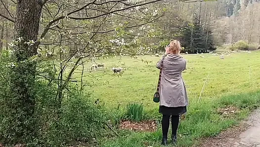 Olgun Sarışın Eş Yürüyüşten Sonra Seksin Tadını Çıkarıyor
