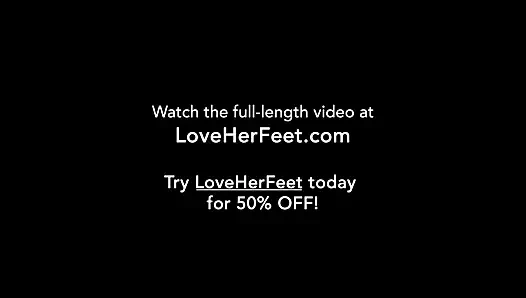 Ayak fetişi dünyasından vazgeçemez