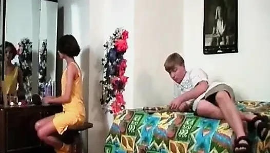 Amcığına bir el