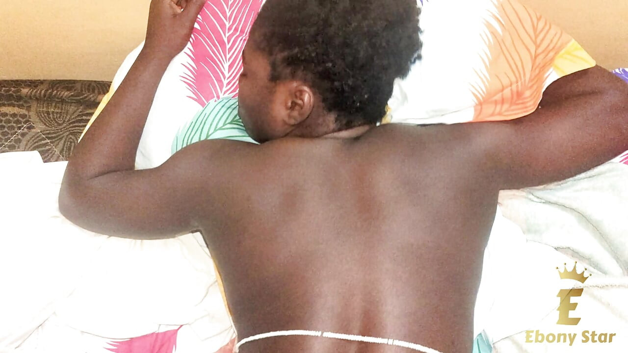 Ebony Yatak Odasında Kocasını Emmeyi Ve Ona Binmeyi Çok Sever