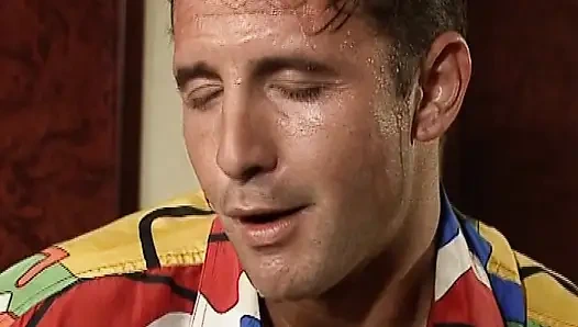 Alman genç kızlar sert anal üçlü seksten sonra yüze boşalma