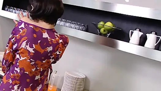 Günaydın Striptiz Sahnesinden Görülebilir