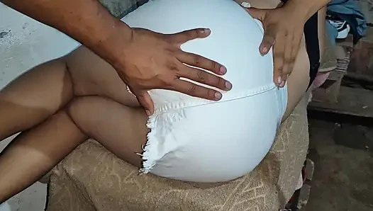 Anal kalçalı üvey kız kardeşle olgunlaşır ve tamil Hintli götünü x videosundan açar.