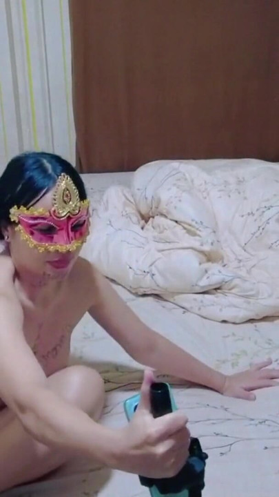 En son hintli bokep - kocam arkadaşının büyük siyah yarağını siktiğimde izliyor | Klip 2