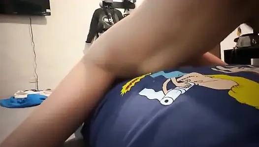 Üvey annem dağınıklığıma kızıyor ama ona güzel yarağımı verince mutlu oluyor