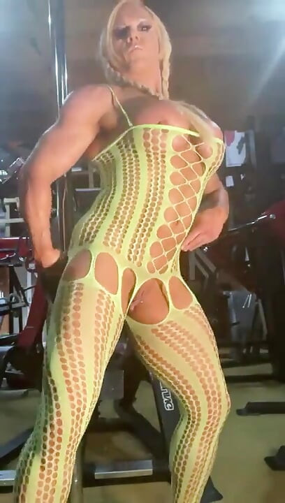 Kaslı direk dansı