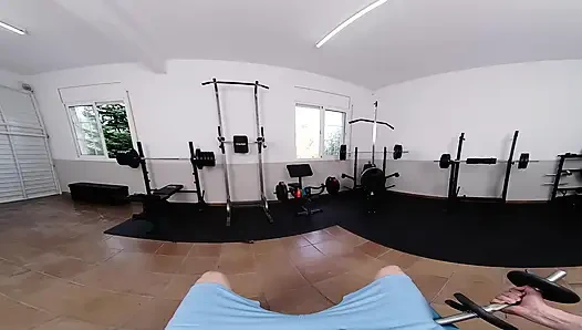 Büyük götlü latin spor salonunda göt egzersizi yapıyor ve sikiliyor