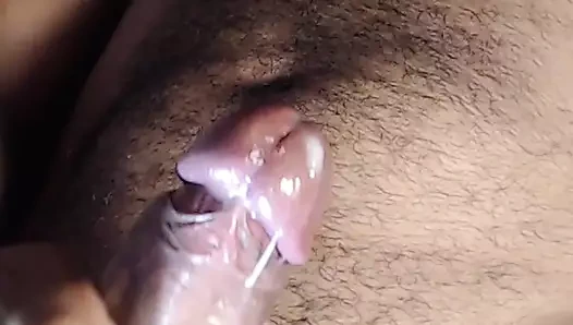 Kıllı erkek sperm döküyor
