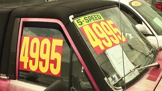 Olgun sarışın ve esmer kızlar vahşi orgazm için parmaklıyor