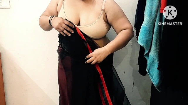 Hintli köylü kız Hintçe seste sert sikişiyor