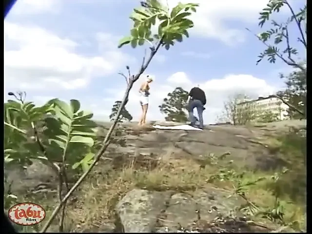 Çıplak Dışarıda Azıntılı Adam Tarafından Ziyaret Edildi