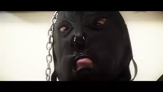 BEBEK GIBI KıZ IÇERIDE GÖT TıKACı ALDıKTAN SONRA GÖTTEN SERT SIKIŞIYOR