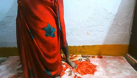 Hintli azgın kız kardeş gece kayınbiraderi tarafından sikişiyor.