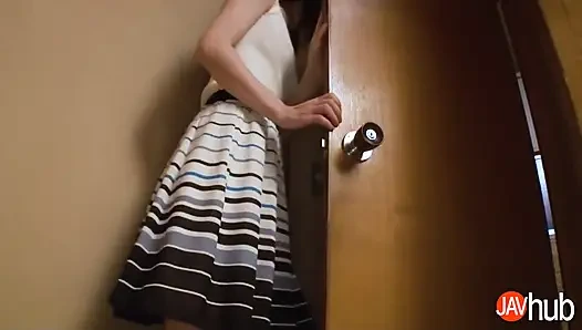 Rinka mastürbasyon yapıyor ve sonra çoklu orgazm için sikişiyor dölleme