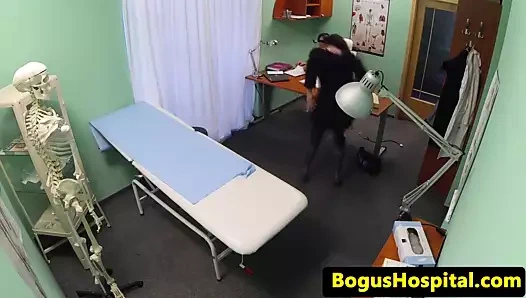 Gerçek hasta kontrol sırasında doggystyled