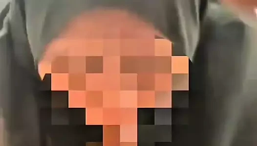 Malezyalı kadın batang emiyor