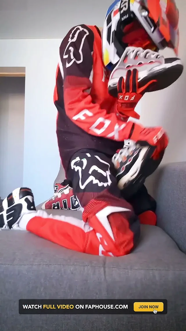 Mxgear giyip Osiris spor ayakkabılarımı sikiyorum