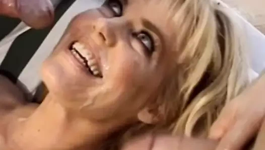 Farklı bir şey deneyimlemek için bir yabancıyı becerme ihtiyacı hissetmek