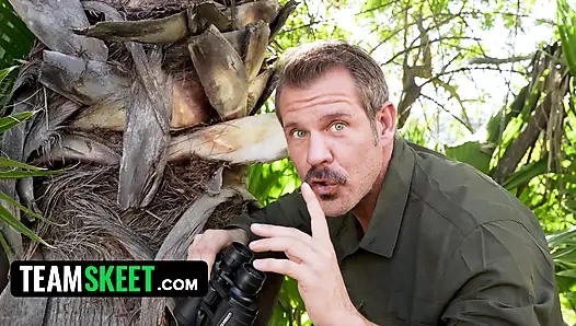 Doğa belgeseli - tam çalı Amerikalı kadın Florida bataklıklarında yakalanıyor ve sert sikiliyor