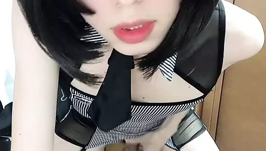 Japon cd nicola masturbates içinde erotik kostüm