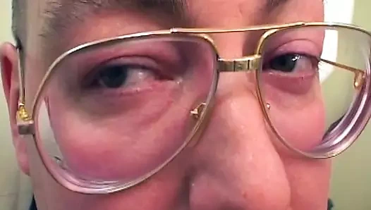 Kızıl saçlı Alman orta yaşlı seksi kadın sert üçlü sikişten sonra sperm yiyor