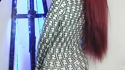 Gauchita Gösterisi! Arjantin tanrıçan gösterisinin prömiyerini yapıyor ve bu oluyor... Bölüm 1