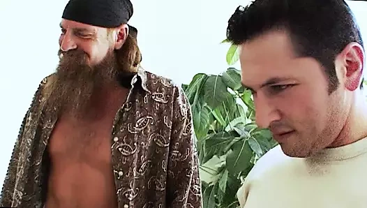 Porno yüksek sesle ve gerçekken!