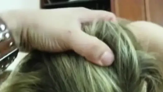 Alex'in derin gırtlak becerileri parlıyor