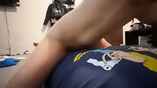 Üvey annem dağınıklığıma kızıyor ama ona güzel yarağımı verince mutlu oluyor