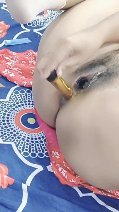 Hintli kız en iyi kremsi beyaz dildo sikişiyor tam anal ve amcık | Klip 1