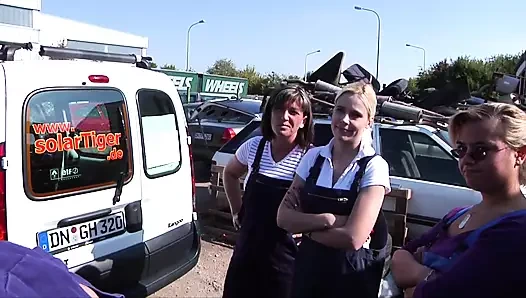 Hurdalıkta harika sikişiyor