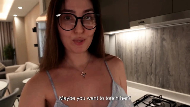 Üvey anne külotunu çıkardı ve sadece yarağının başını aldığını söyledi ve sonra hepsini aldı