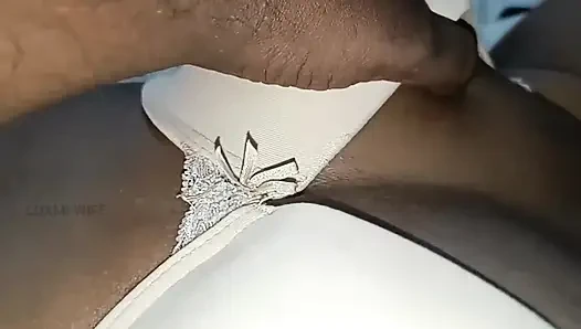 Kayınbiraderi göğüslerimle oynuyor