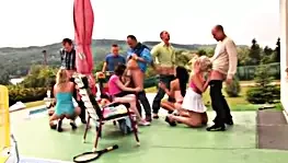 Ve onun parti kızları