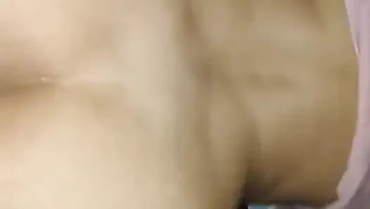 Üvey kız kardeşini domaltarak sikiyor