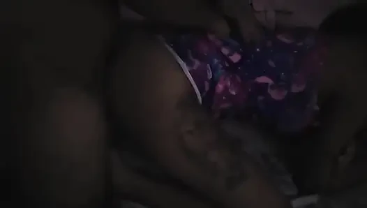 Her şeyi Karina Mello'nun içine koymak