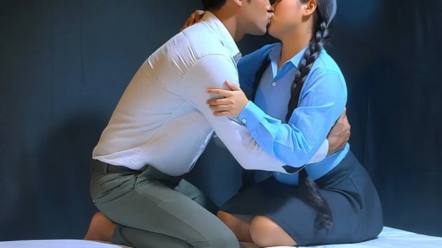 Bölüm-3 liseli kız sakso çekmeyi reddetti ama oğlan yapmadı, saçını çekti ve ağzına yarak sokuyor