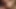 Azgın orta yaşlı seksi kadın damlayan kırmızı sularla derinden parmaklanıyor