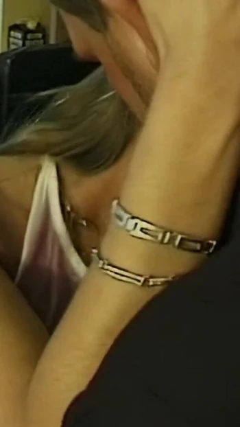 Незабываемый момент из "Немецкая красотка получает спам на ее красивое лицо"