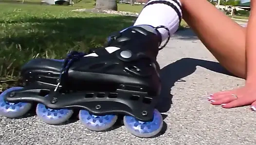 Ateşli sarışın spor maçı seansı sonrası amına ateşli bir şekilde boşalıyor