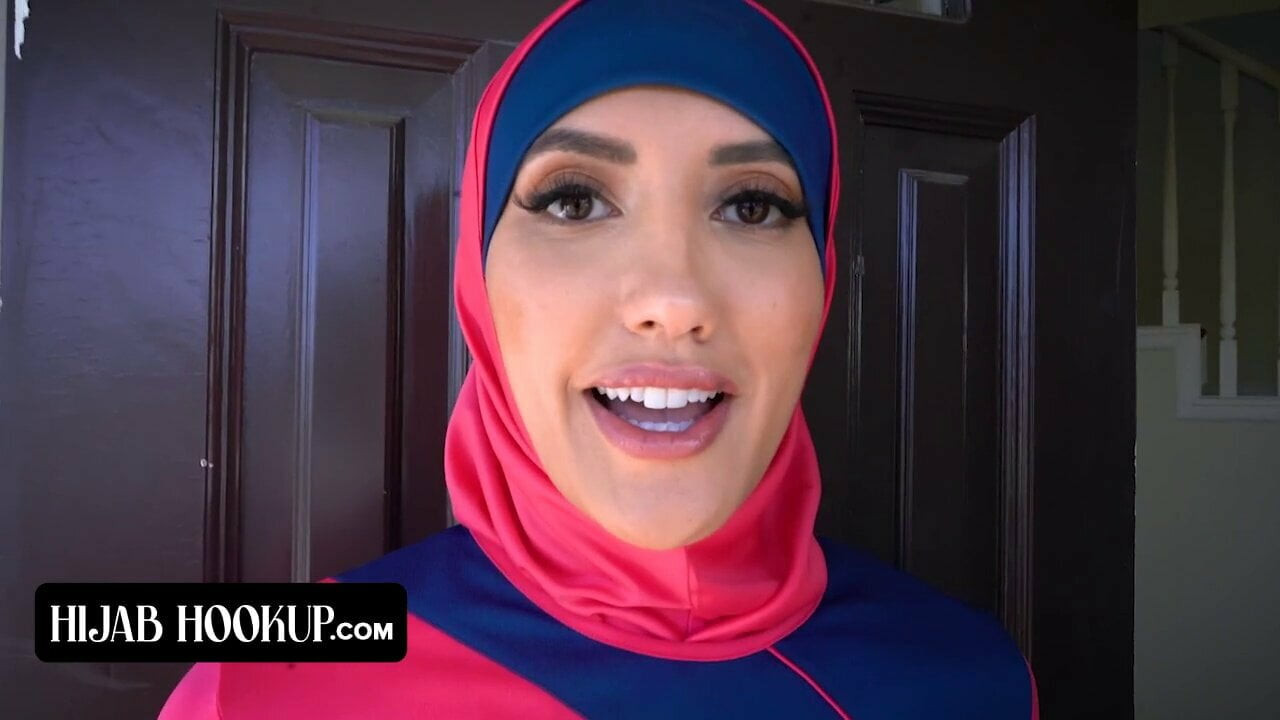 Arap sürtük chloe amour kirasını ödemek için ev sahibinin horoz alır