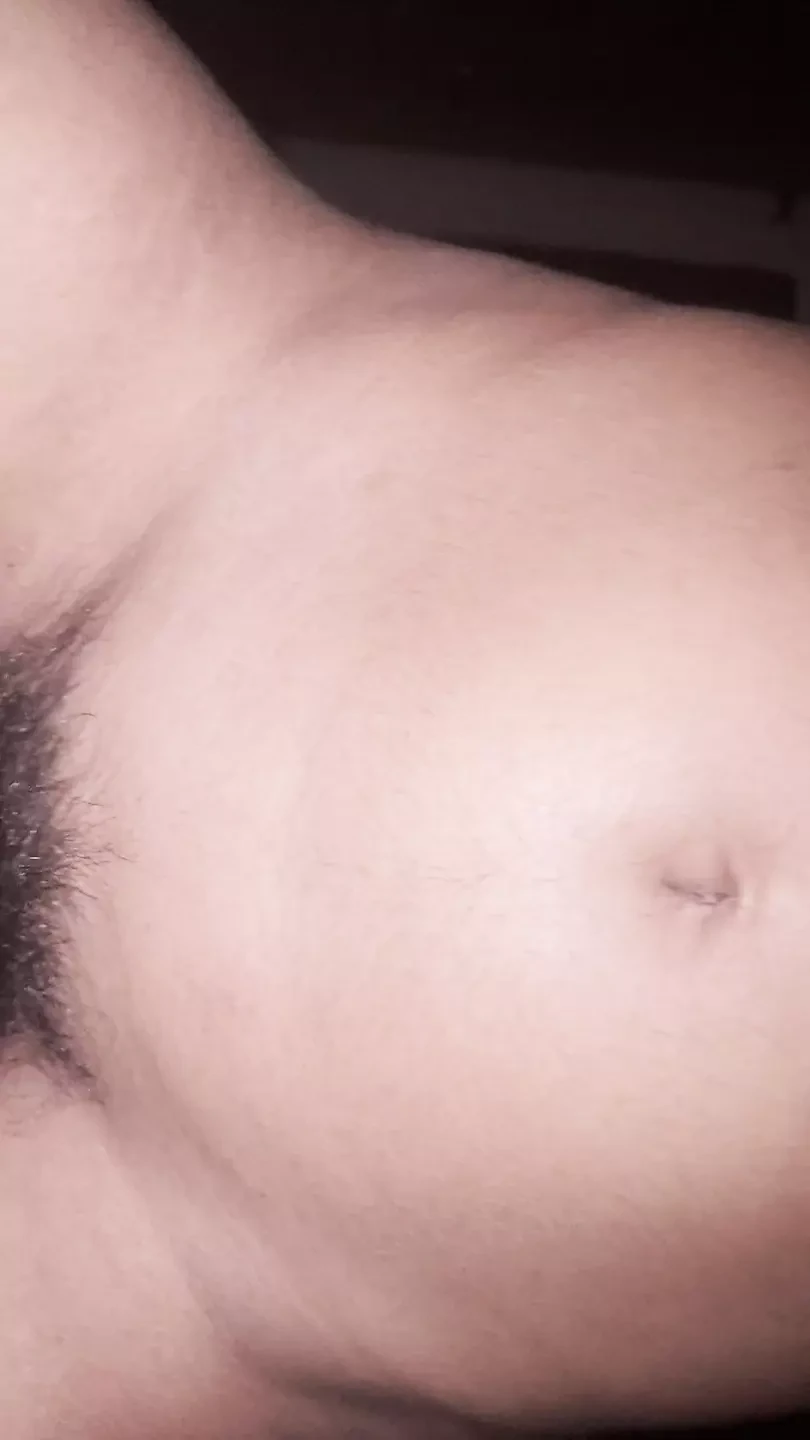 I called Shali to the room and drained out the water with Harry Pussy. 😋