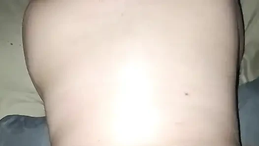 Geceleri üniversiteli kızın götünü kırıyorum