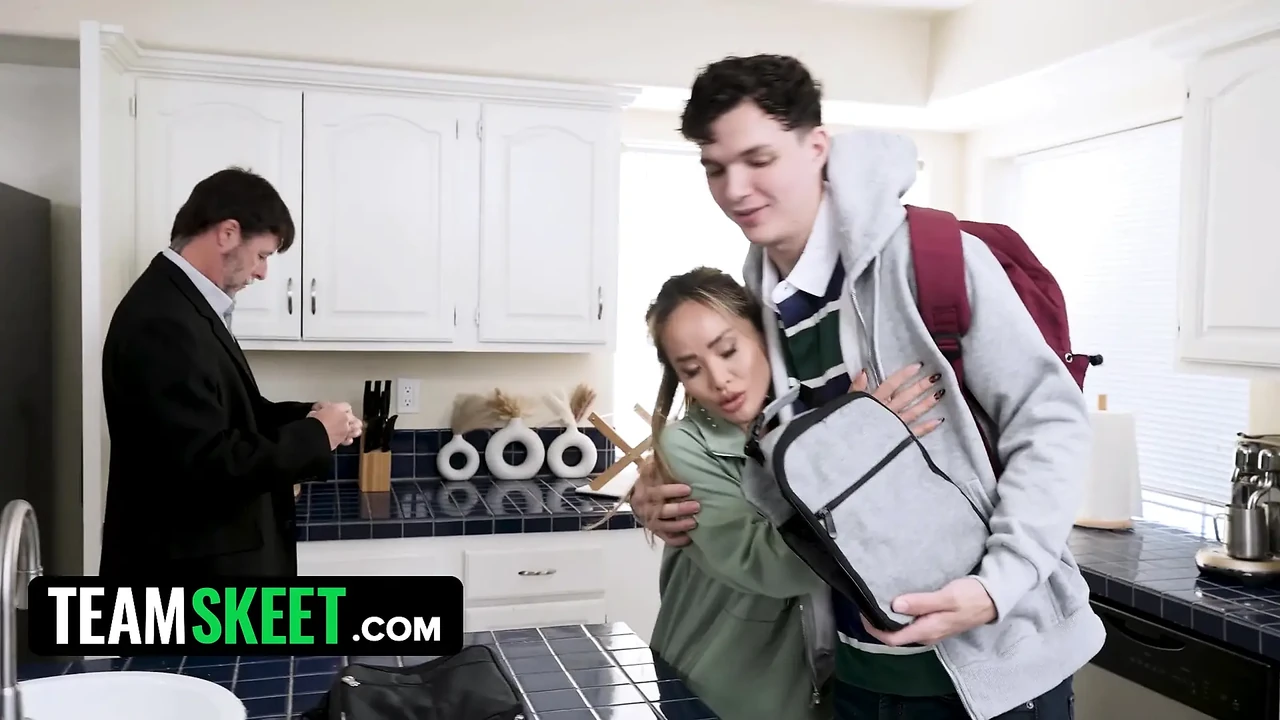 HD If You Dont Tell Your Dad I Fucked The Neighbour Ill Let You Cover My Face With Your Cum (4K Ultra) - Sydney Special