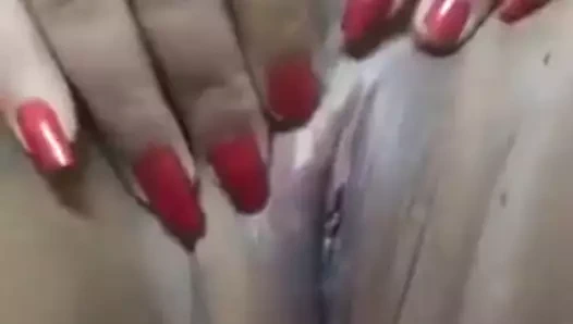 Şişman Taylandlı sürtük sulanıyor