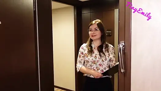 Otel misafiri tarafından sürpriz bir şekilde alındı!! Creampie!!