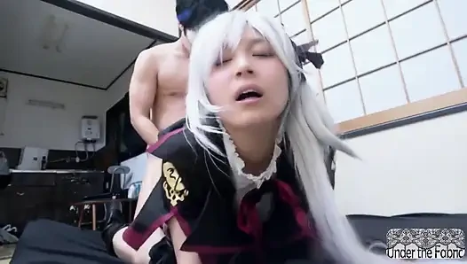 İlk çekim kaosu, utangaç bir cosplayer ezici bir çok partner deneyimine adım atıyor