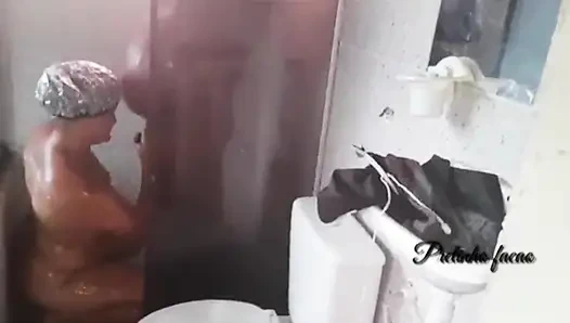 Yaramaz Komşu Bana Duş Alırken Görmem Için Para Teklif Etti